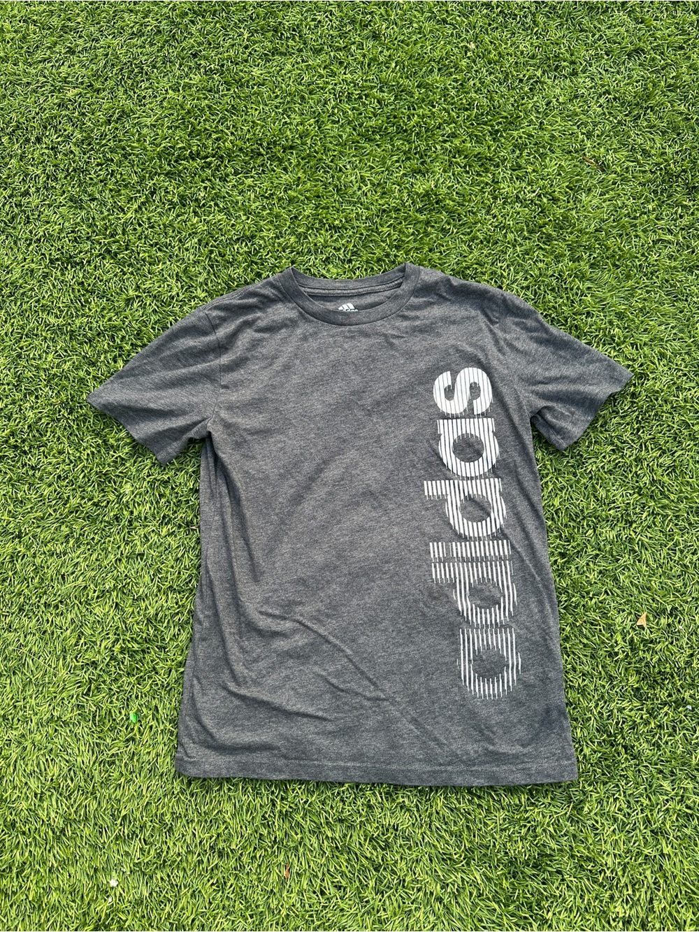 Adidas Boys Gray Graphic Logo T-Shirt Size Medium 10/12 Athletic Tee